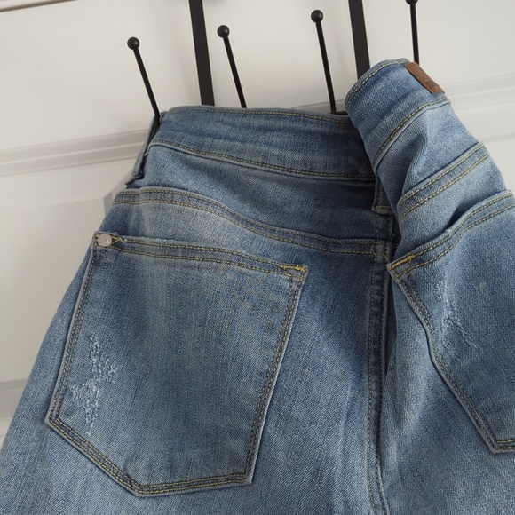 Judy Blue Jeans - Picture 3 of 5